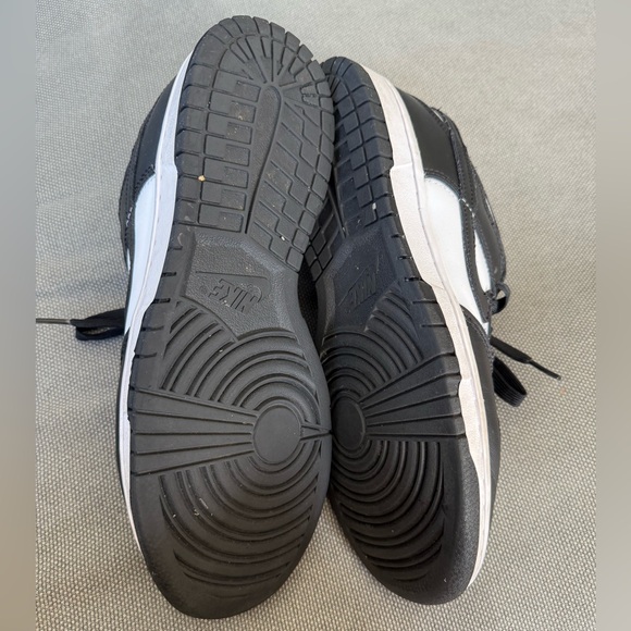 Nike Panda Low Dunk - Picture 7 of 7